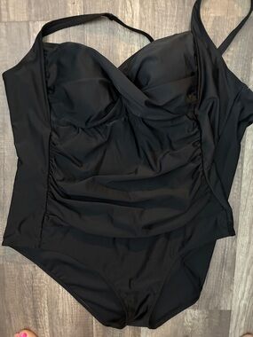 Supportive Black One-Piece Swimsuit with Ruched Front - Women